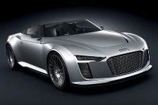 Audi e-tron Spyder: la sportiva ibrida plug-in al Salone di Parigi
