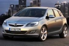 Nuova Opel Astra: spaziosa, efficiente, prezzi ottimi