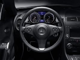 Mercedes SLK 2LOOK Edition: il fascino è, semplicemente, bianco o nero 2