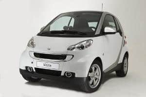 Smart fortwo white, duemila chilometri per farla conoscere